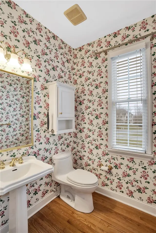 109 Oakview Dr gallery image 16