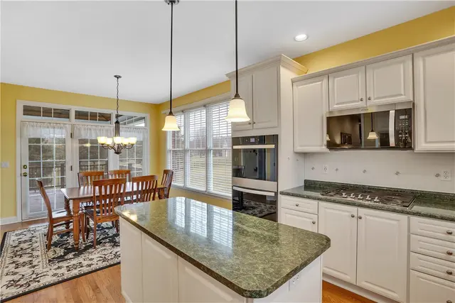 109 Oakview Dr gallery image 20