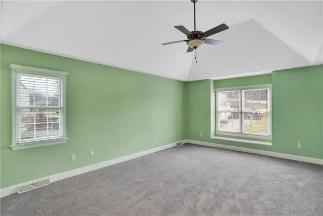 109 Oakview Dr gallery image 26
