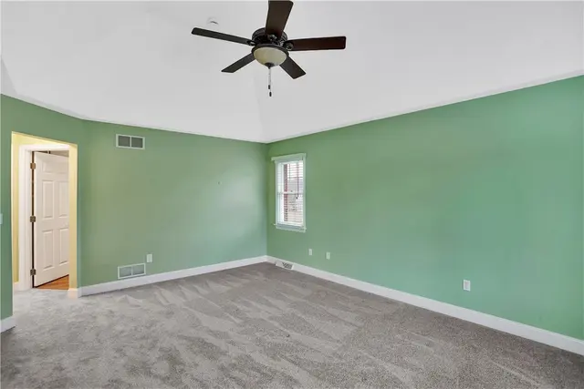 109 Oakview Dr gallery image 27