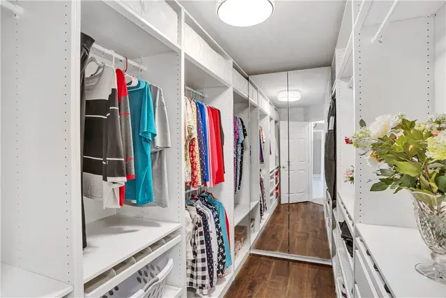 109 Oakview Dr gallery image 28