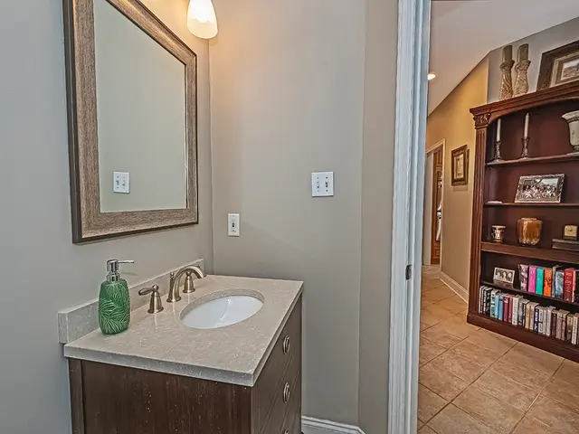 109 Ontario Court gallery image 19
