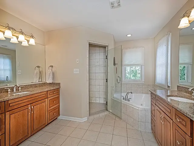 109 Ontario Court gallery image 23