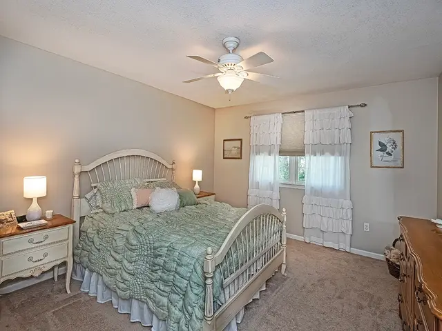 109 Ontario Court gallery image 28