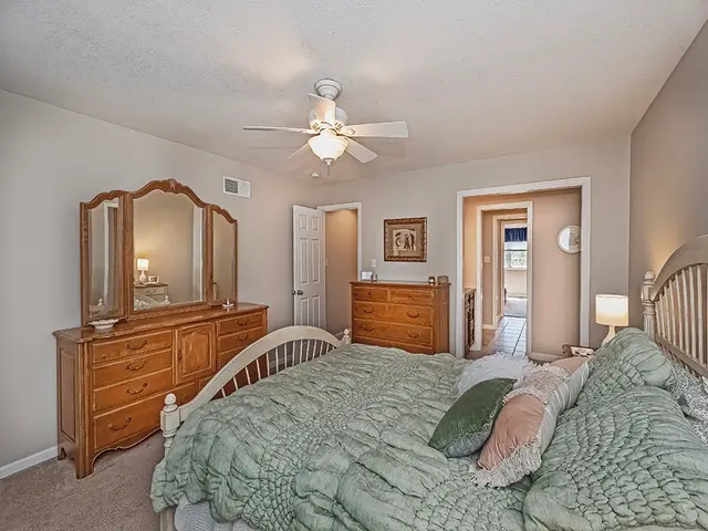 109 Ontario Court gallery image 29
