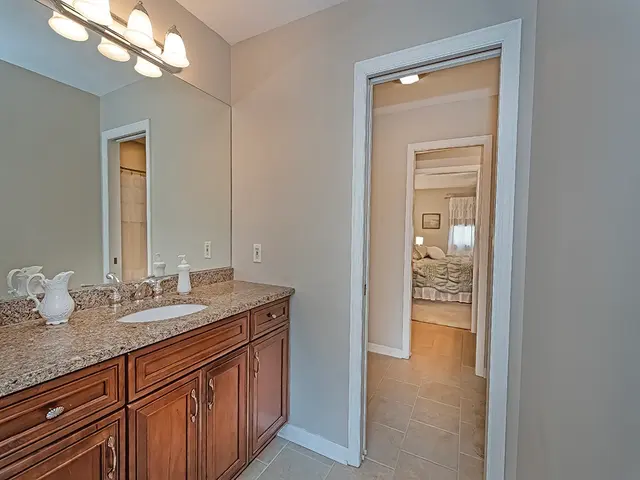 109 Ontario Court gallery image 31