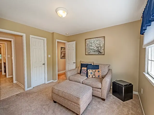 109 Ontario Court gallery image 35