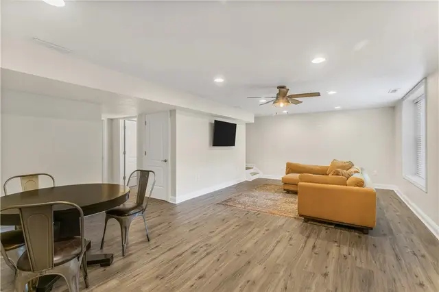 109 Overbrook Dr gallery image 12