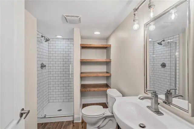 109 Overbrook Dr gallery image 15