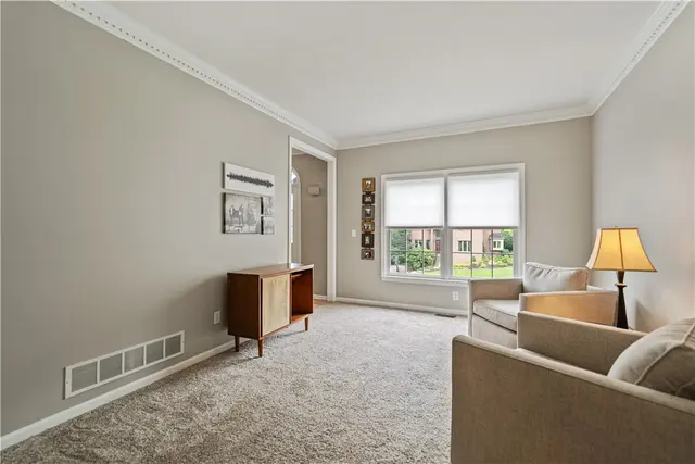 109 Radcliff Dr gallery image 5