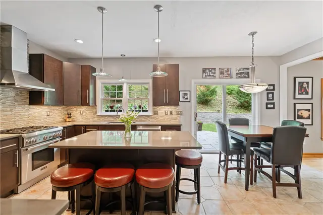 109 Radcliff Dr gallery image 11