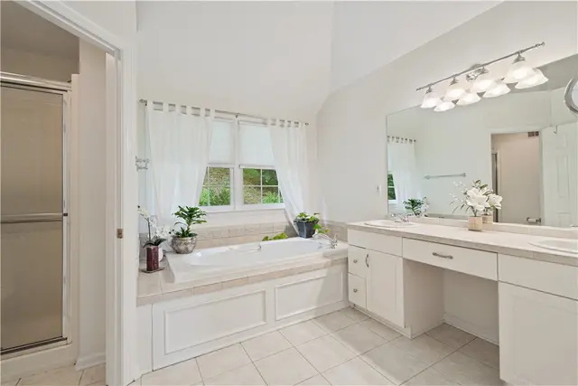 109 Radcliff Dr gallery image 13