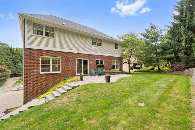 109 Radcliff Dr gallery image 14