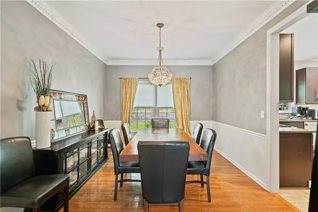 109 Radcliff Dr gallery image 18