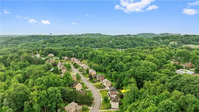 109 Radcliff Dr gallery image 21