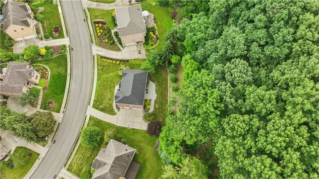 109 Radcliff Dr gallery image 25