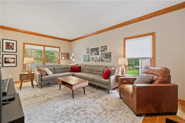 109 Radcliff Dr gallery image 35