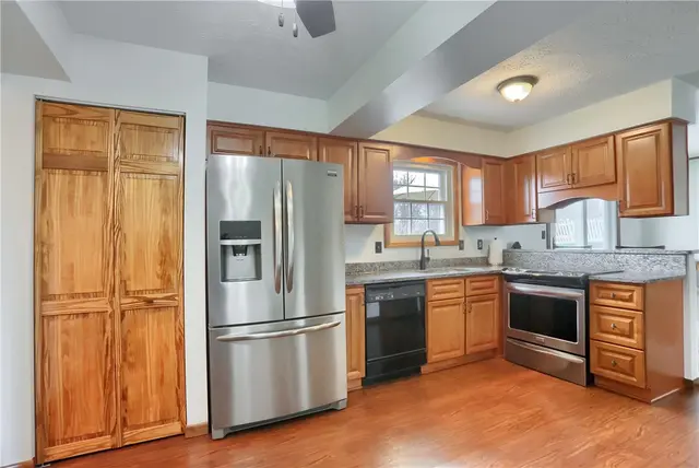 109 Woodbine Drive gallery image 8