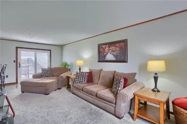 109 Woodbine Drive gallery image 18