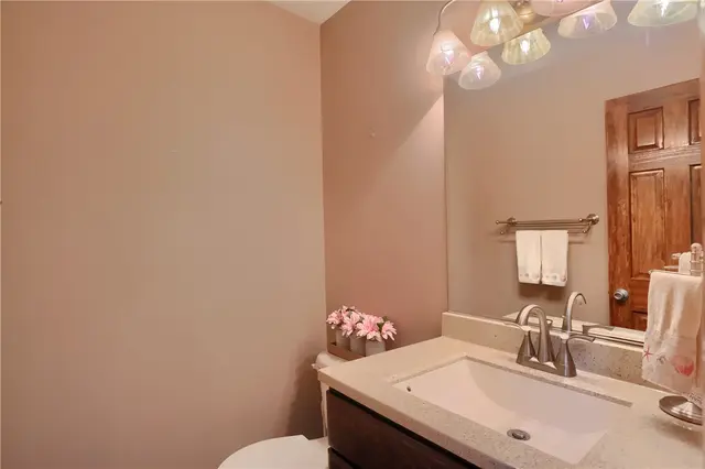 109 Woodbine Drive gallery image 21