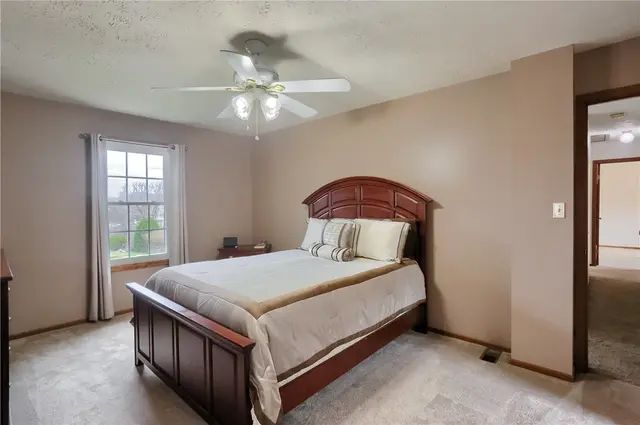 109 Woodbine Drive gallery image 22