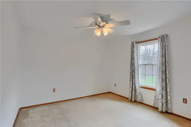 109 Woodbine Drive gallery image 26