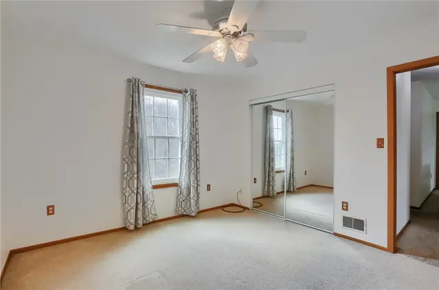 109 Woodbine Drive gallery image 31