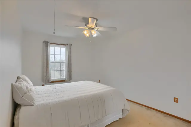 109 Woodbine Drive gallery image 32