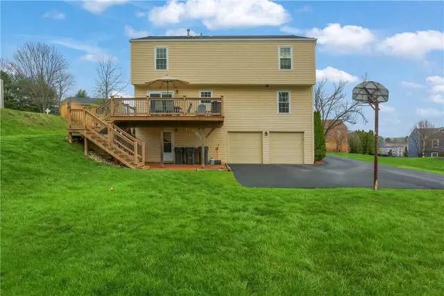 109 Woodbine Drive gallery image 35