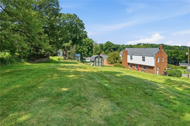 110 Cherrington Dr gallery image 4