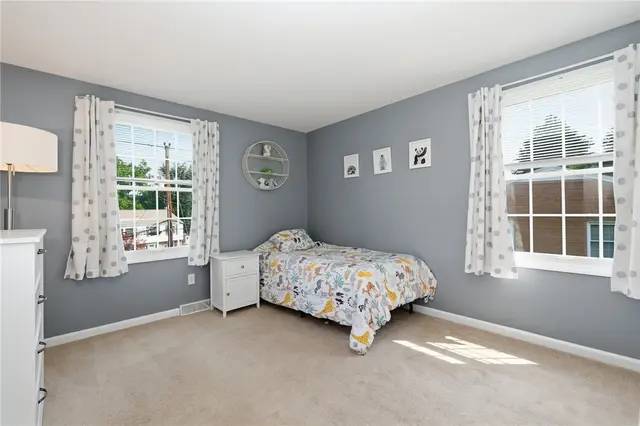 110 Cherrington Dr gallery image 8