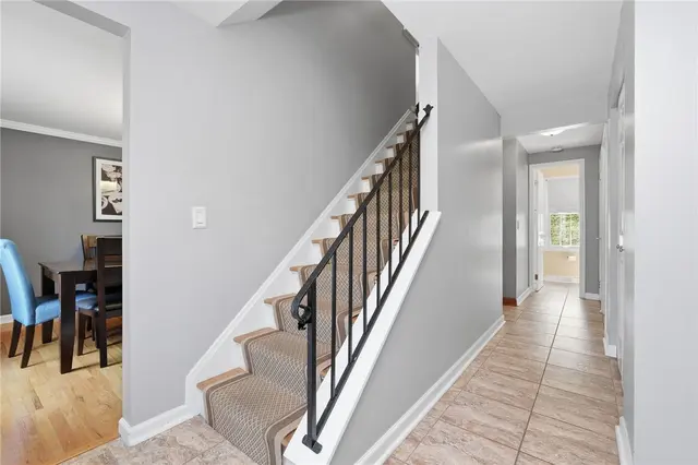 110 Cherrington Dr gallery image 17