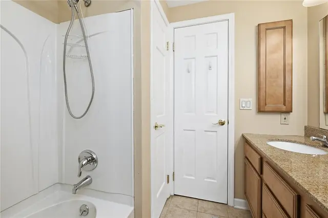 110 Cherrington Dr gallery image 18