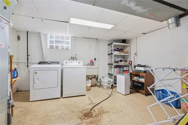 110 Cherrington Dr gallery image 21