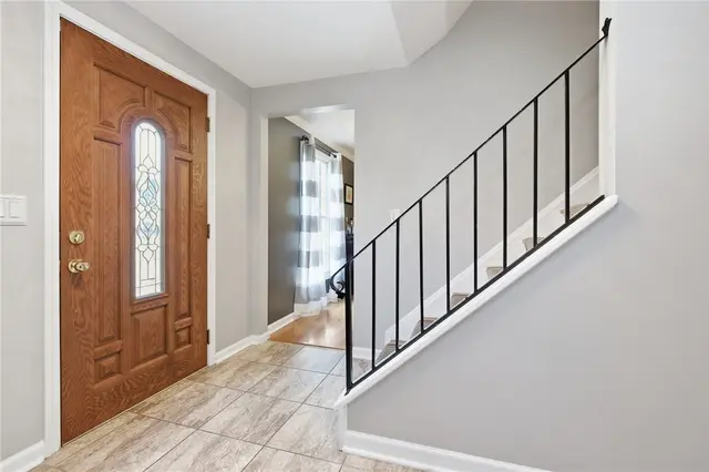 110 Cherrington Dr gallery image 28