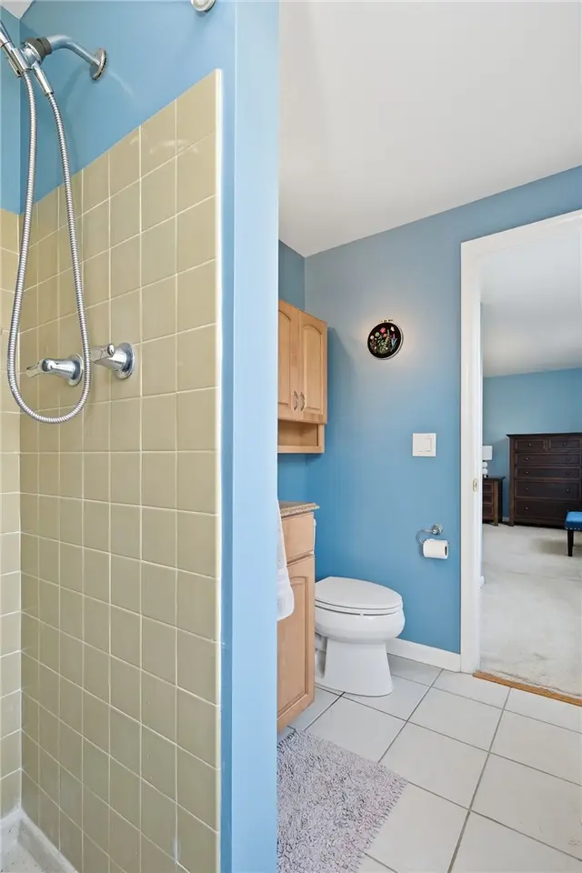 110 Cherrington Dr gallery image 34