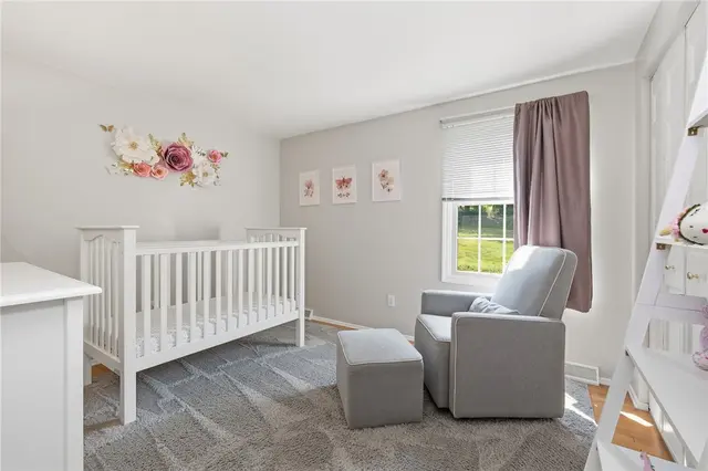 110 Cherrington Dr gallery image 35