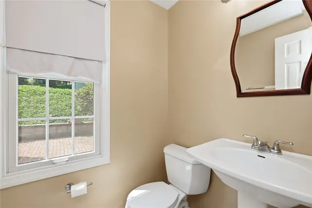 110 Cherrington Dr gallery image 37