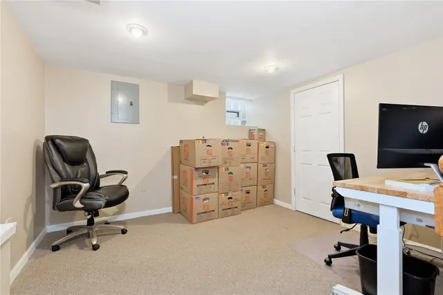 110 Cherrington Dr gallery image 40