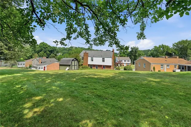 110 Cherrington Dr gallery image 41