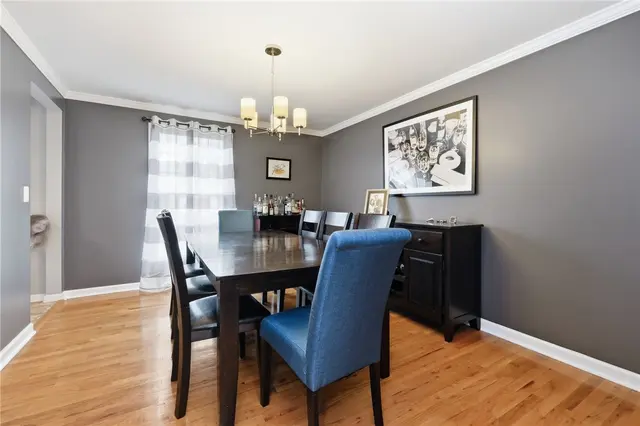 110 Cherrington Dr gallery image 43