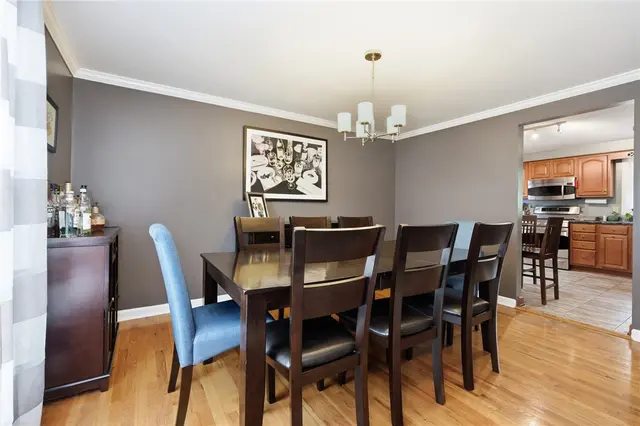 110 Cherrington Dr gallery image 45