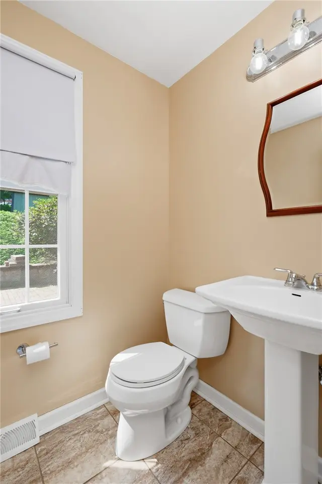 110 Cherrington Dr gallery image 46
