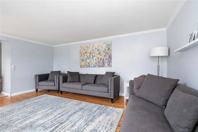 110 Cherrington Dr gallery image 47