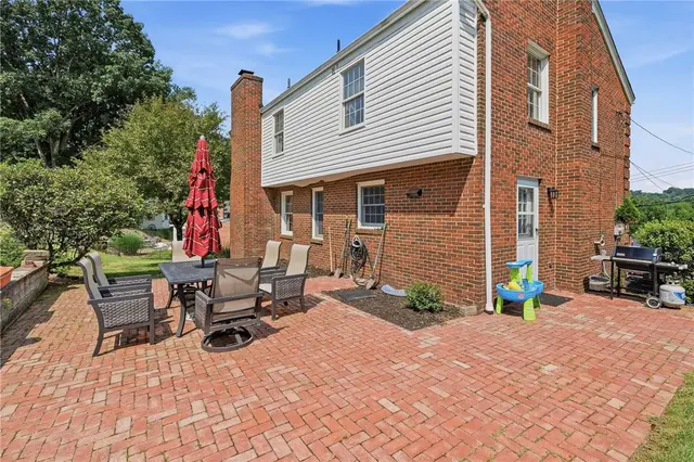 110 Cherrington Dr gallery image 50