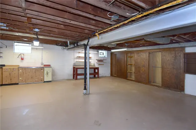 110 Circle Dr gallery image 24
