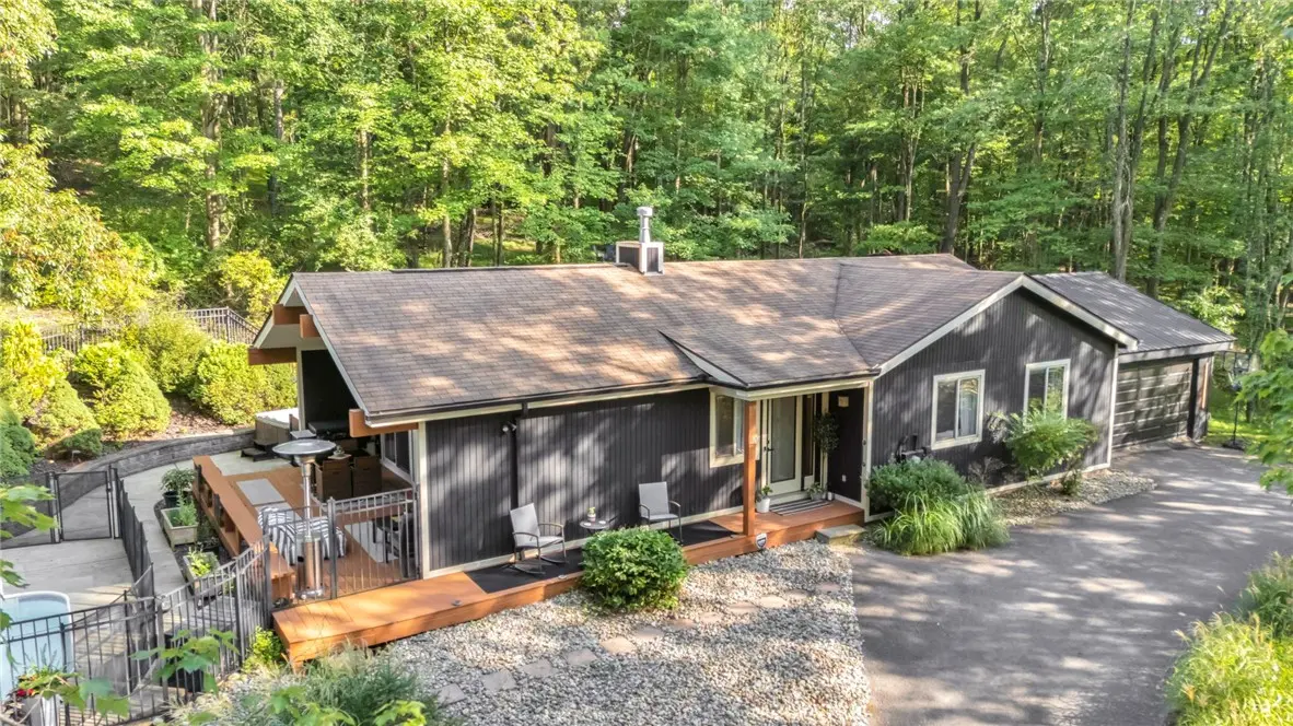 110 Clarks Lane