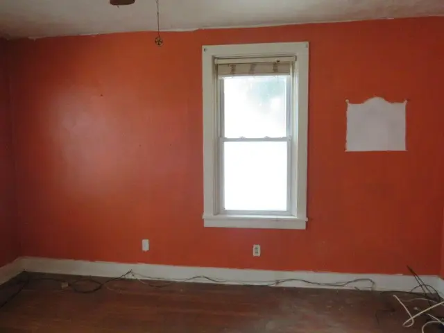 110 Good Ln gallery image 6