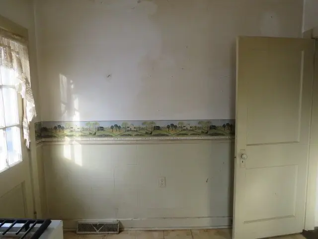 110 Good Ln gallery image 11