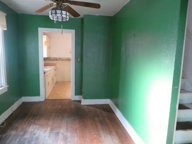 110 Good Ln gallery image 14